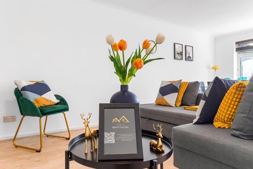 Tranquil Escape In Hertfordshire, Free Parking, 2 Bed, 2 Bath, Sleeps 6 Буши Экстерьер фото