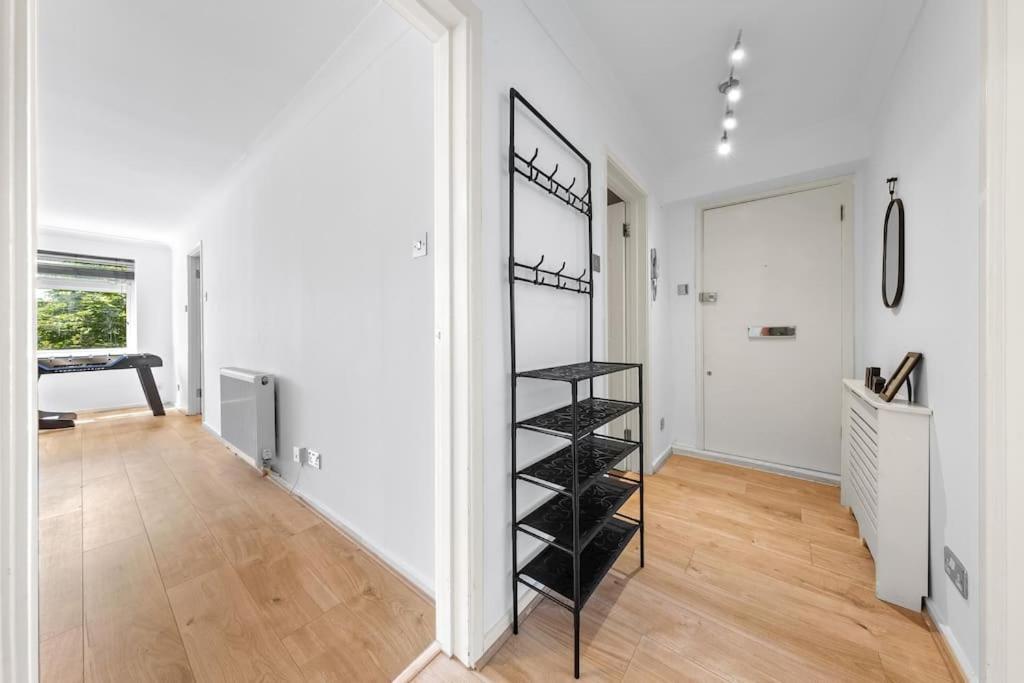 Tranquil Escape In Hertfordshire, Free Parking, 2 Bed, 2 Bath, Sleeps 6 Буши Экстерьер фото