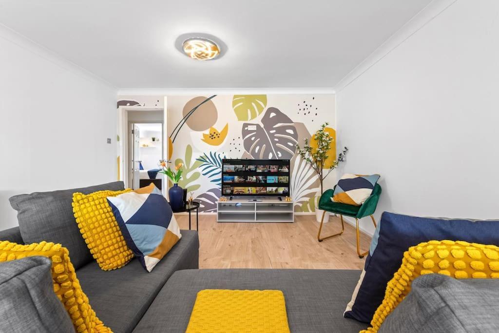 Tranquil Escape In Hertfordshire, Free Parking, 2 Bed, 2 Bath, Sleeps 6 Буши Экстерьер фото